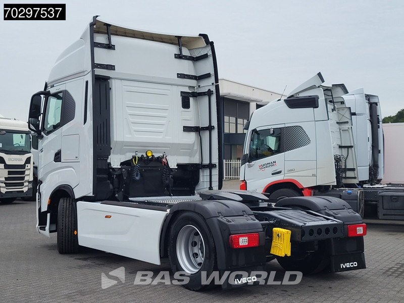 Iveco S-Way 580 4X2 NEW! 2x Tanks Standklima Navi ACC LED Euro 6 - Vlačilec: slika 2 Iveco S-Way 580 4X2 NEW! 2x Tanks Standklima Navi ACC LED Euro 6 - Vlačilec: slika 2