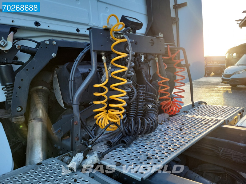Mercedes-Benz Actros 1832 Actros 4X2 First Owner! NL-Truck MP3 ClassicSpace - Vlačilec: slika 5 Mercedes-Benz Actros 1832 Actros 4X2 First Owner! NL-Truck MP3 ClassicSpace - Vlačilec: slika 5