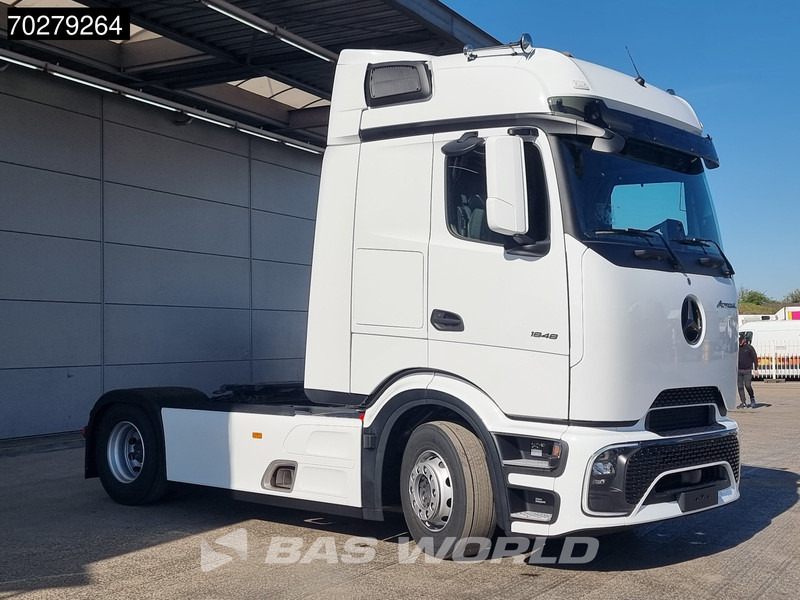 Mercedes-Benz Actros 1848 Actros 4X2 NEW! ProCabin-Big 2x Tanks Standklima Navi SmartTacho2 - Vlačilec: slika 3 Mercedes-Benz Actros 1848 Actros 4X2 NEW! ProCabin-Big 2x Tanks Standklima Navi SmartTacho2 - Vlačilec: slika 3