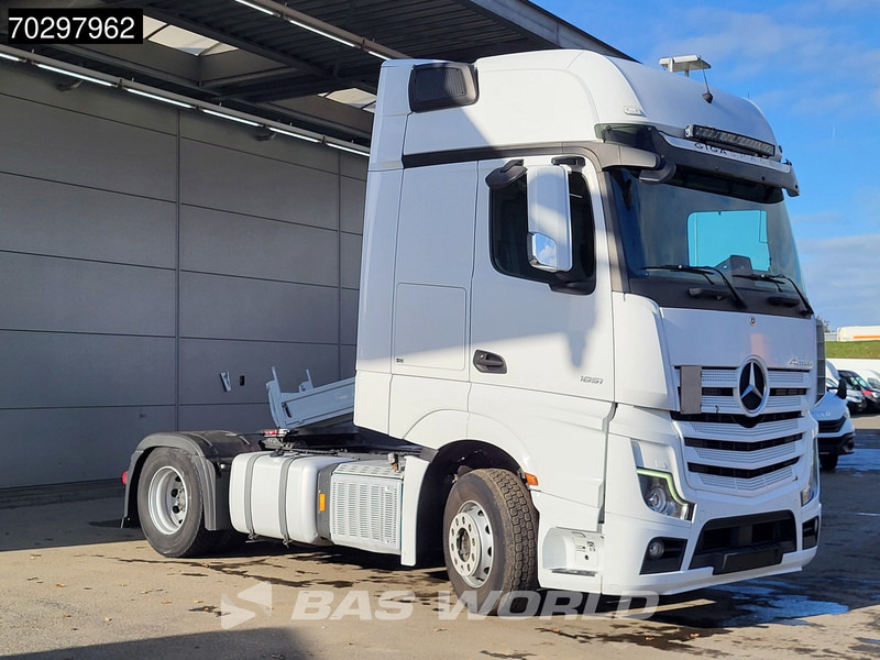 Mercedes-Benz Actros 1851 Actros 4X2 GigaSpace ADR 2xTanks Xenon Euro 6 - Vlačilec: slika 3 Mercedes-Benz Actros 1851 Actros 4X2 GigaSpace ADR 2xTanks Xenon Euro 6 - Vlačilec: slika 3