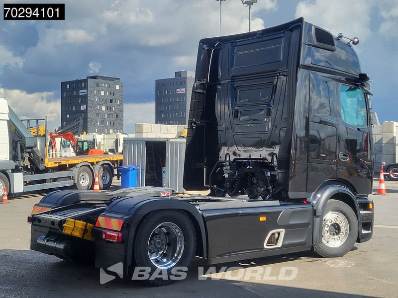 Mercedes-Benz Actros L 1863 4X2 NEW! Retarder Full-Air Leder Standklima 2x Tanks MirrorCam Navi PPC Alcoa's LED Euro 6 - Vlačilec: slika 5 Mercedes-Benz Actros L 1863 4X2 NEW! Retarder Full-Air Leder Standklima 2x Tanks MirrorCam Navi PPC Alcoa's LED Euro 6 - Vlačilec: slika 5