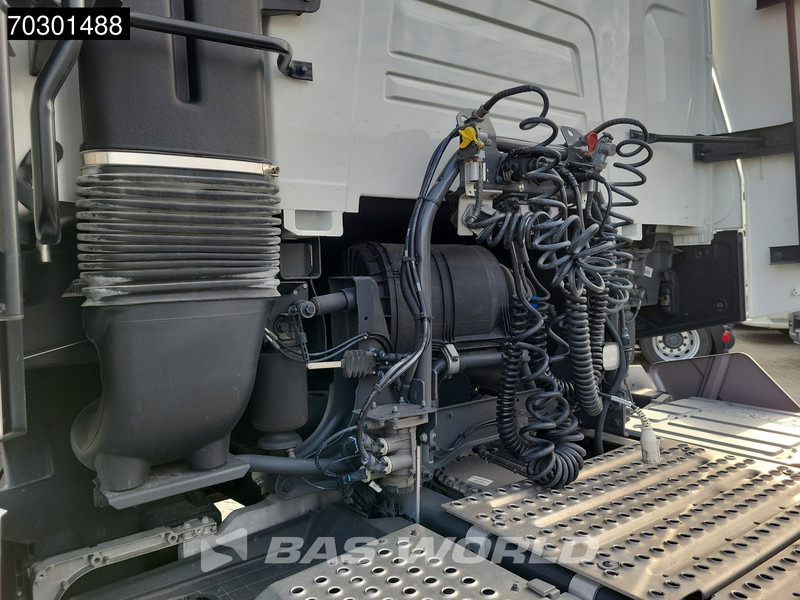 Renault T 480 4X2 Low Mileage! 80% Tyres NL-Truck HSC 2x Tanks - Vlačilec: slika 5 Renault T 480 4X2 Low Mileage! 80% Tyres NL-Truck HSC 2x Tanks - Vlačilec: slika 5