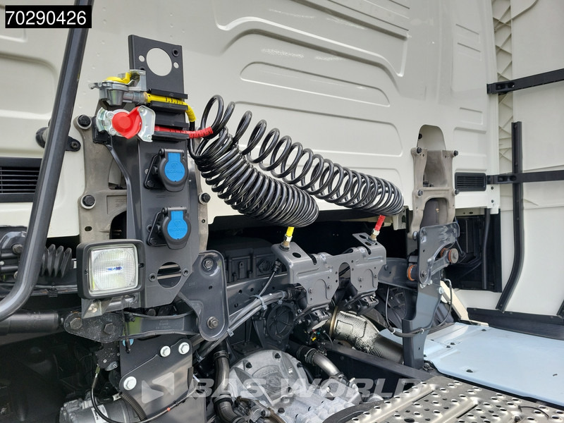 Scania S500 4X2 NEW! Full-Air Retarder Leder 2x Tanks ACC Standklima - Vlačilec: slika 5 Scania S500 4X2 NEW! Full-Air Retarder Leder 2x Tanks ACC Standklima - Vlačilec: slika 5