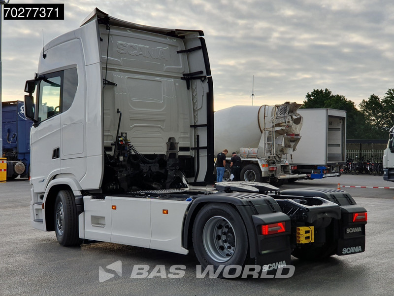 Scania S560 4X2 NEW! Retarder Full-Air 2xTanks Standklima Navi ACC LED Euro 6 - Vlačilec: slika 2 Scania S560 4X2 NEW! Retarder Full-Air 2xTanks Standklima Navi ACC LED Euro 6 - Vlačilec: slika 2