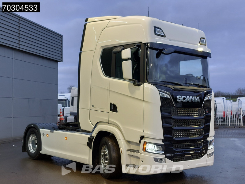 Scania S660 4X2 Retarder Full-Air 2x Tanks Standklima Leather Led ACC Alcoa Euro 6 - Vlačilec: slika 3 Scania S660 4X2 Retarder Full-Air 2x Tanks Standklima Leather Led ACC Alcoa Euro 6 - Vlačilec: slika 3