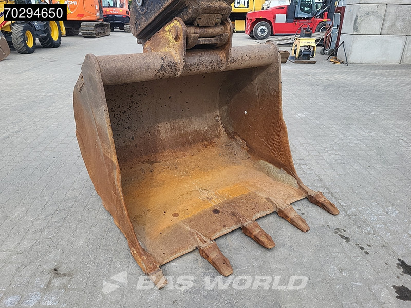 Bager goseničar Volvo EC250 E L: slika 13
