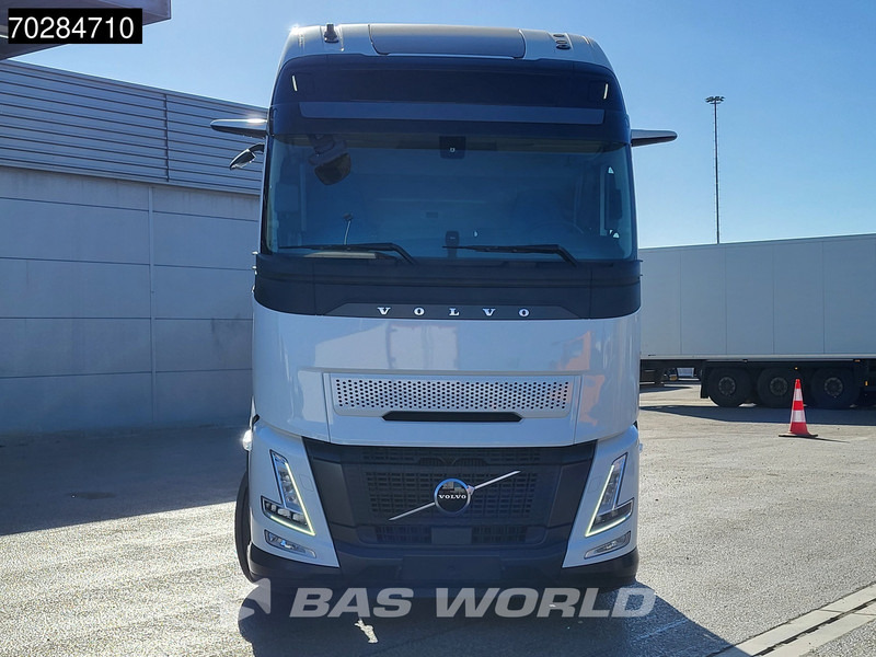 Volvo FH 62 R AERO 6X2 NEW Horsetruck chassis Lift+Lenkachse Dynamic Steering Mirror cam Euro 6 - Tovornjak-šasija: slika 5 Volvo FH 62 R AERO 6X2 NEW Horsetruck chassis Lift+Lenkachse Dynamic Steering Mirror cam Euro 6 - Tovornjak-šasija: slika 5