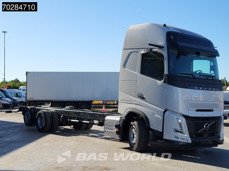 Volvo FH 62 R AERO 6X2 NEW Horsetruck chassis Lift+Lenkachse Dynamic Steering Mirror cam Euro 6 - Tovornjak-šasija: slika 3 Volvo FH 62 R AERO 6X2 NEW Horsetruck chassis Lift+Lenkachse Dynamic Steering Mirror cam Euro 6 - Tovornjak-šasija: slika 3