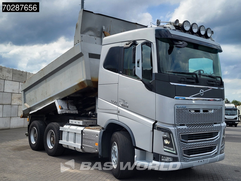 Volvo FH16 650 FH16 6X4 12m3 tipper Big-Axle Automatic Xenon Euro 6 - Tovornjak prekucnik: slika 3 Volvo FH16 650 FH16 6X4 12m3 tipper Big-Axle Automatic Xenon Euro 6 - Tovornjak prekucnik: slika 3