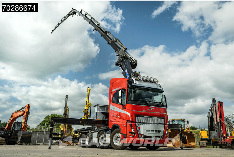 Volvo FH16 650 FH16 8X2 HMF 7020K-RCS Crane + Fly-Jib Lift+Steering-Axle Navi LED ACC Euro 6 - Tovornjak s kesonom, Tovornjak z dvigalom: slika 2 Volvo FH16 650 FH16 8X2 HMF 7020K-RCS Crane + Fly-Jib Lift+Steering-Axle Navi LED ACC Euro 6 - Tovornjak s kesonom, Tovornjak z dvigalom: slika 2