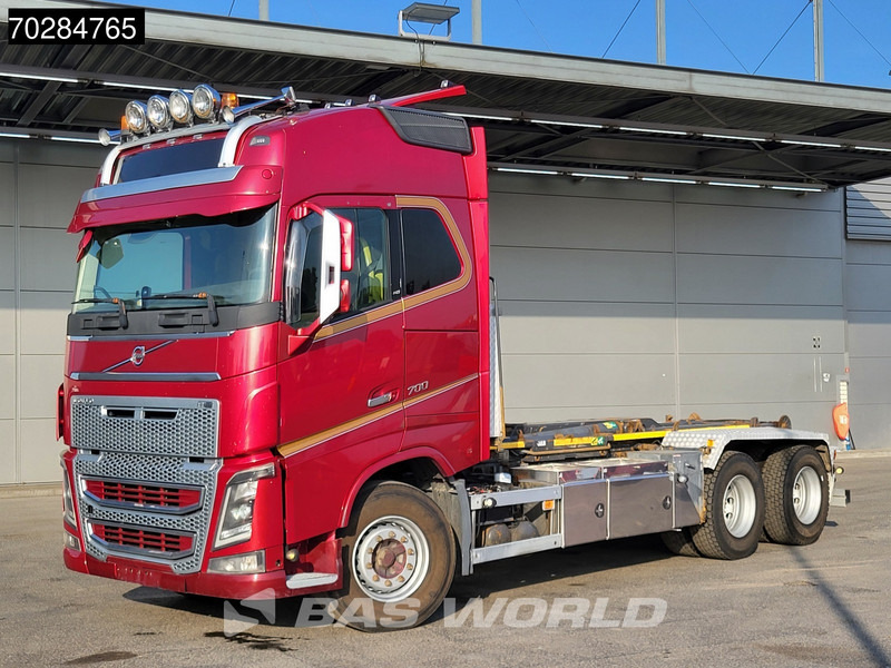 Volvo FH16 700 FH16 6X4 Full Air 20t Hook Xenon Euro 5 - Kotalni prekucni tovornjak: slika 2 Volvo FH16 700 FH16 6X4 Full Air 20t Hook Xenon Euro 5 - Kotalni prekucni tovornjak: slika 2