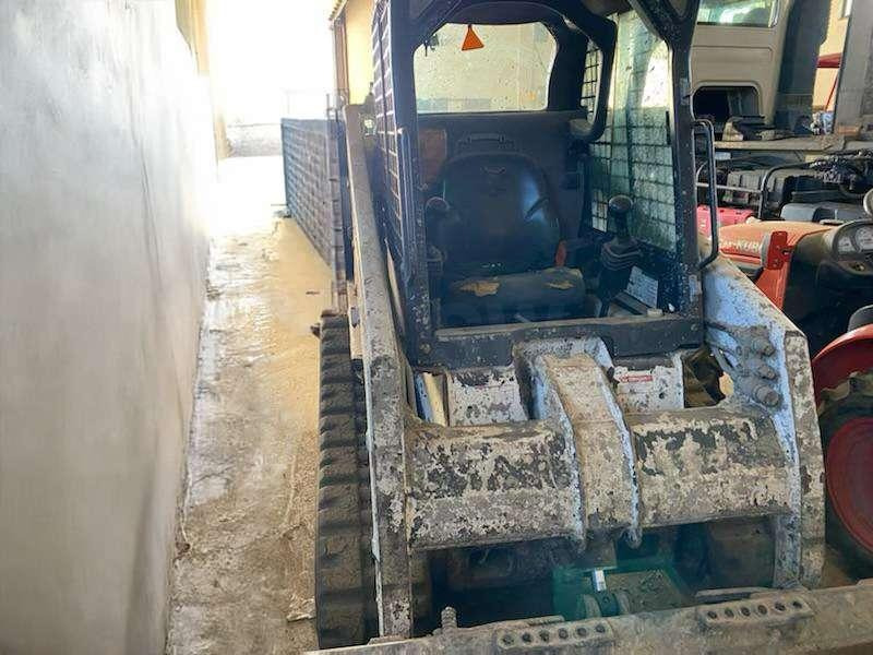 Bobcat T140 - Kompaktni nakladalnik na gosenicah: slika 1 Bobcat T140 - Kompaktni nakladalnik na gosenicah: slika 1