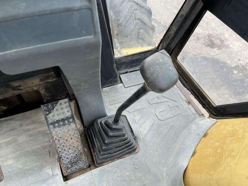 Bager nakladalec Caterpillar 428C: slika 40