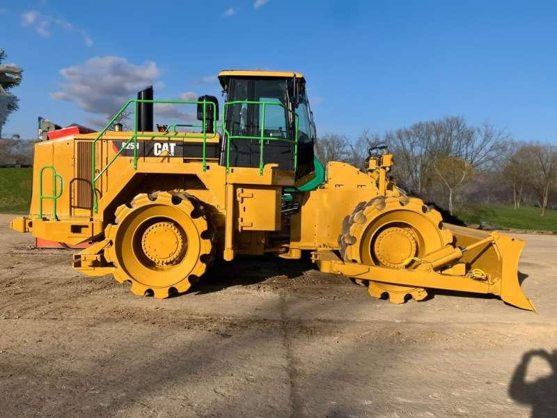 Caterpillar 825H - Kompaktor: slika 2 Caterpillar 825H - Kompaktor: slika 2