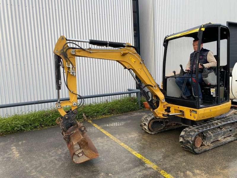 Caterpillar CANOPY 302.7DCR MACHINE SUISSE - Mini bager: slika 4 Caterpillar CANOPY 302.7DCR MACHINE SUISSE - Mini bager: slika 4