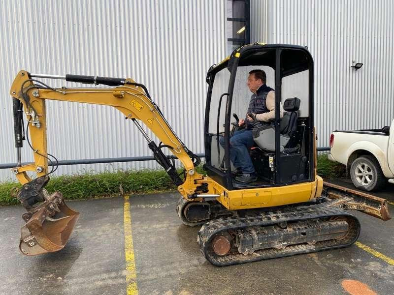 Caterpillar CANOPY 302.7DCR MACHINE SUISSE - Mini bager: slika 2 Caterpillar CANOPY 302.7DCR MACHINE SUISSE - Mini bager: slika 2