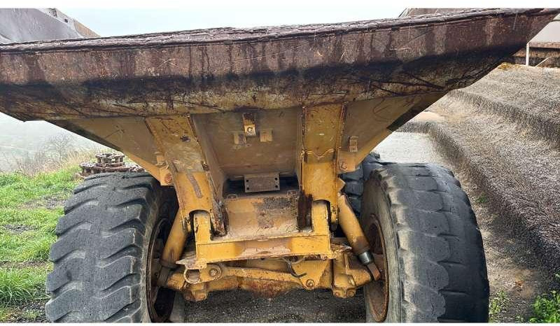 Caterpillar D250B - Kiper prikolica: slika 4 Caterpillar D250B - Kiper prikolica: slika 4