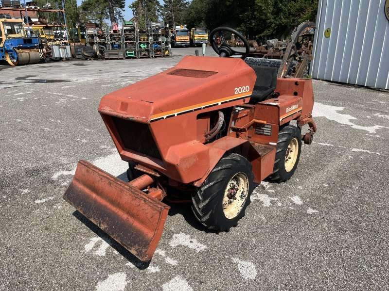 DITCH WITCH 2020K - Rovokopač: slika 2 DITCH WITCH 2020K - Rovokopač: slika 2