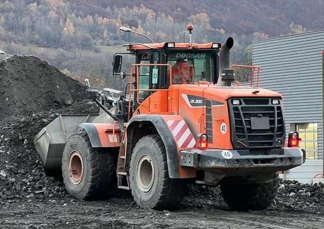 Doosan DL300 - Kolesni nakladalec: slika 3 Doosan DL300 - Kolesni nakladalec: slika 3