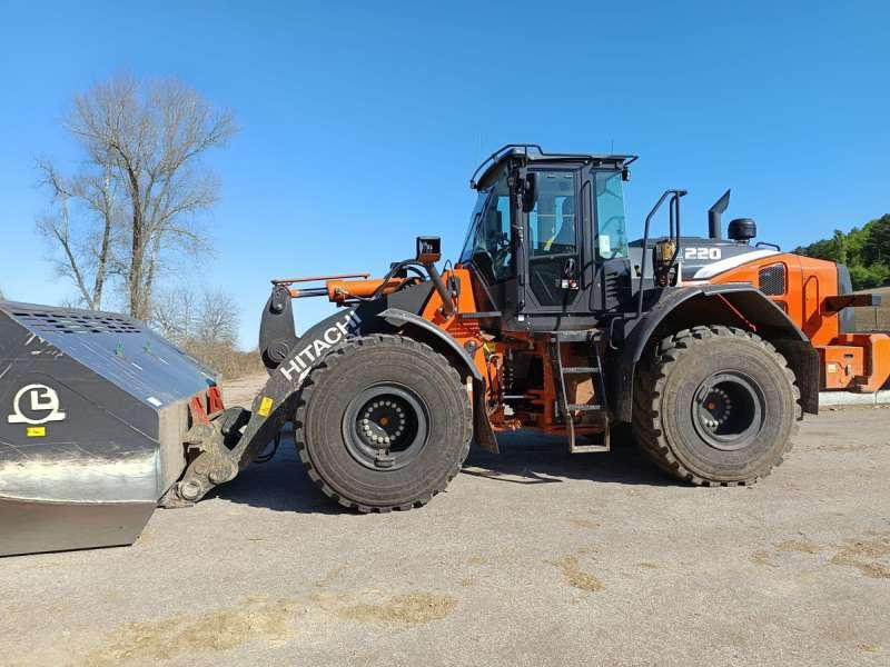 Hitachi ZW220-7 - Kolesni nakladalec: slika 1 Hitachi ZW220-7 - Kolesni nakladalec: slika 1