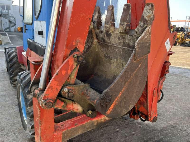 Bager nakladalec Kubota R520: slika 27