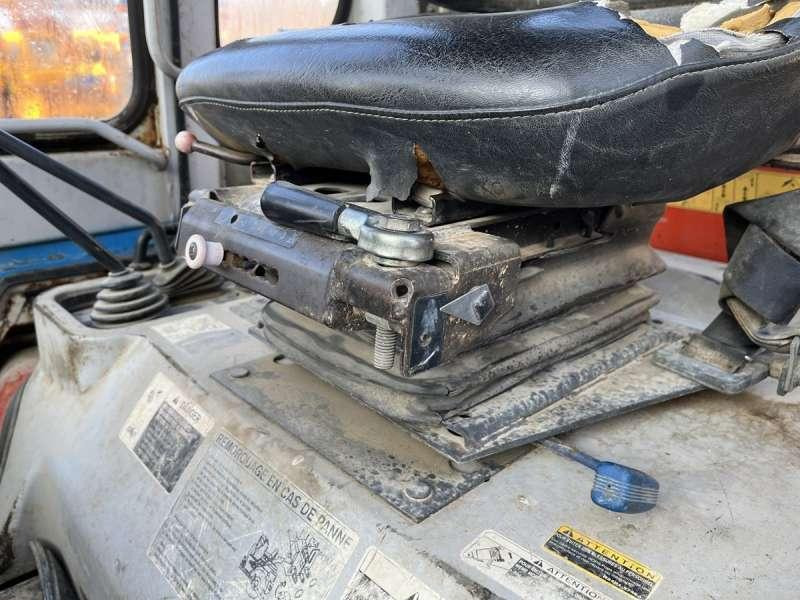 Bager nakladalec Kubota R520: slika 30