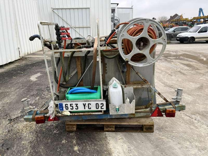 Tecnoma CUVE DE TRAITEMENT PHYTO - Škropilnica montirana na traktor: slika 5 Tecnoma CUVE DE TRAITEMENT PHYTO - Škropilnica montirana na traktor: slika 5