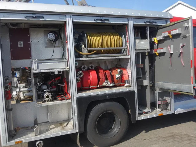 MAN 15 224-with winch 2500liter tank manual gearbox ,ziegler pomp - Gasilsko vozilo: slika 3 MAN 15 224-with winch 2500liter tank manual gearbox ,ziegler pomp - Gasilsko vozilo: slika 3