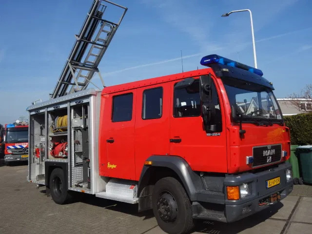 MAN 15 224-with winch 2500liter tank manual gearbox ,ziegler pomp - Gasilsko vozilo: slika 1 MAN 15 224-with winch 2500liter tank manual gearbox ,ziegler pomp - Gasilsko vozilo: slika 1