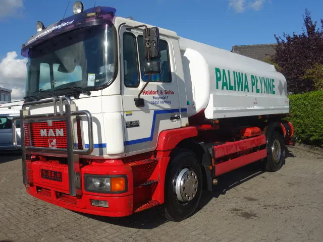 MAN 19-264 manual fuelpump 13500 liter,6 cil - Tovornjak cisterna: slika 2 MAN 19-264 manual fuelpump 13500 liter,6 cil - Tovornjak cisterna: slika 2