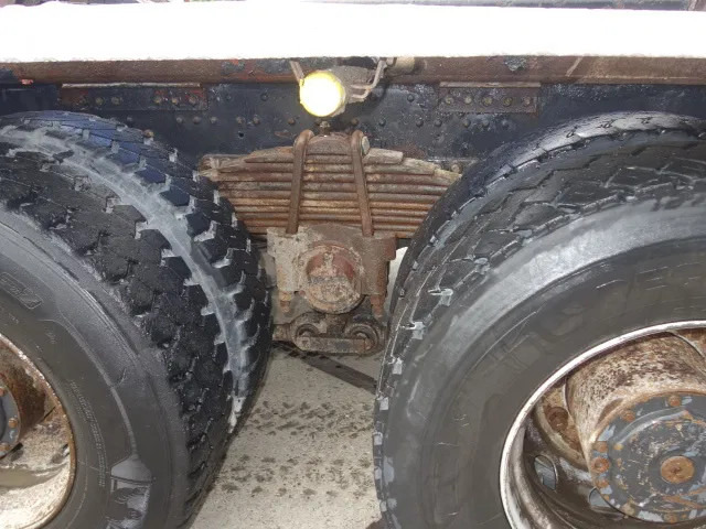 MAN 35-364 chassis cabine manual diesel pomp 6 cil 8x4 - Tovornjak-šasija: slika 4 MAN 35-364 chassis cabine manual diesel pomp 6 cil 8x4 - Tovornjak-šasija: slika 4