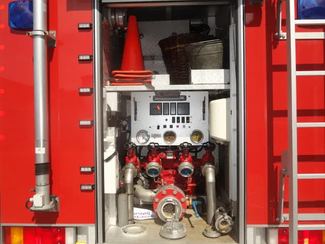 MAN LE 220C GODIVA POMP 2000 LITER TANK,MANUAL GEARBOX - Gasilsko vozilo: slika 2 MAN LE 220C GODIVA POMP 2000 LITER TANK,MANUAL GEARBOX - Gasilsko vozilo: slika 2