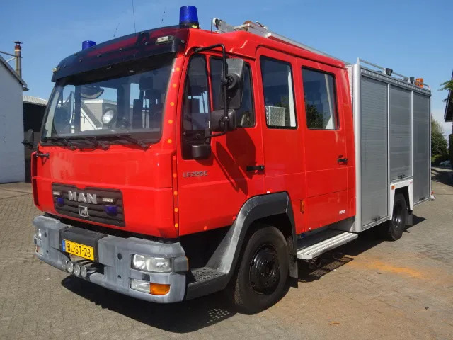 MAN LE 220C GODIVA POMP 2000 LITER TANK,MANUAL GEARBOX - Gasilsko vozilo: slika 1 MAN LE 220C GODIVA POMP 2000 LITER TANK,MANUAL GEARBOX - Gasilsko vozilo: slika 1
