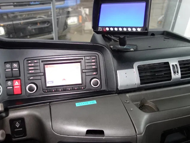 MAN TGM 18-290 - Tovornjak s kesonom: slika 5 MAN TGM 18-290 - Tovornjak s kesonom: slika 5