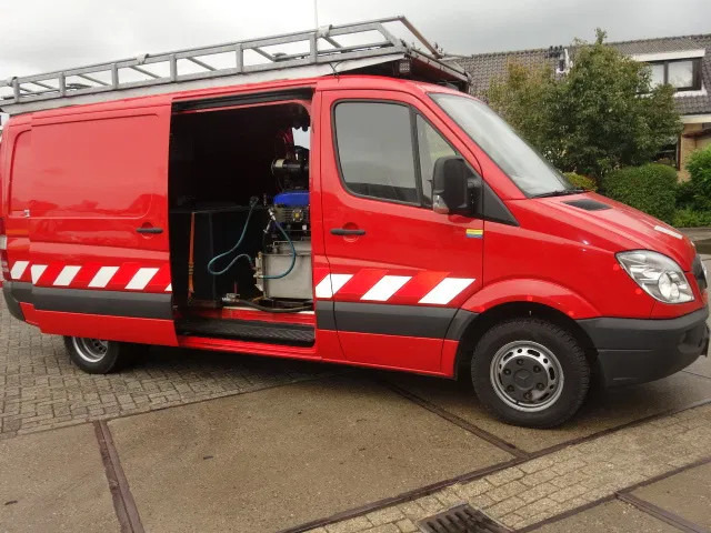 Mercedes-Benz 516CDI met hogedrukspuit 250 bar - Furgon: slika 1 Mercedes-Benz 516CDI met hogedrukspuit 250 bar - Furgon: slika 1