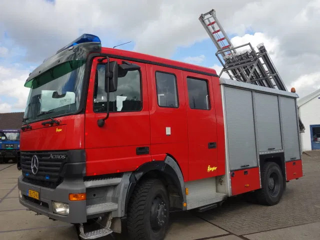 Mercedes-Benz Actros 1831 4X4 ZIEGLER BOMBEROS POMP,2500 L TANK - Gasilsko vozilo: slika 3 Mercedes-Benz Actros 1831 4X4 ZIEGLER BOMBEROS POMP,2500 L TANK - Gasilsko vozilo: slika 3