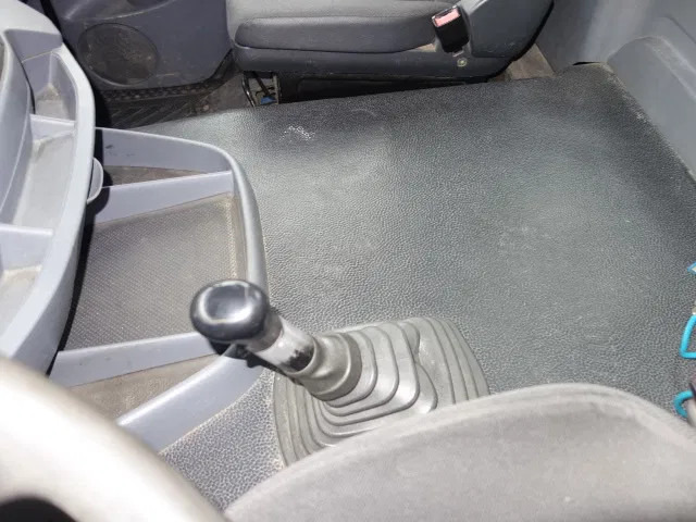 Mercedes-Benz Axor 3243 8X4 - Tovornjak prekucnik: slika 5 Mercedes-Benz Axor 3243 8X4 - Tovornjak prekucnik: slika 5