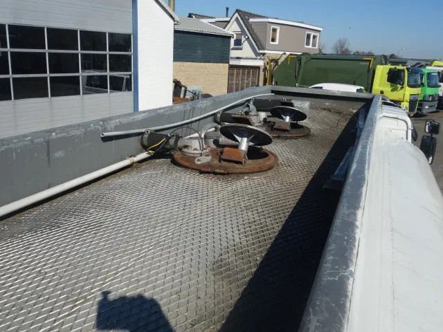 Volvo FL 240 220PK 12000 LITER STEELSPRINGS - Tovornjak cisterna: slika 4 Volvo FL 240 220PK 12000 LITER STEELSPRINGS - Tovornjak cisterna: slika 4