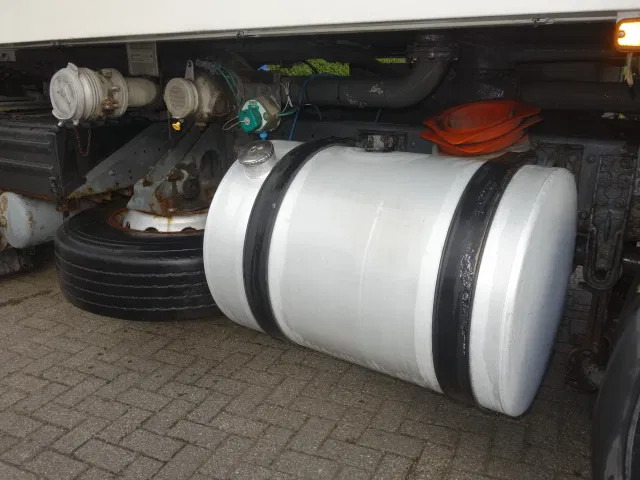 Volvo FM 360 18000 LITER,MANUALPOMP,MANUALCOUNTER - Tovornjak cisterna: slika 4 Volvo FM 360 18000 LITER,MANUALPOMP,MANUALCOUNTER - Tovornjak cisterna: slika 4