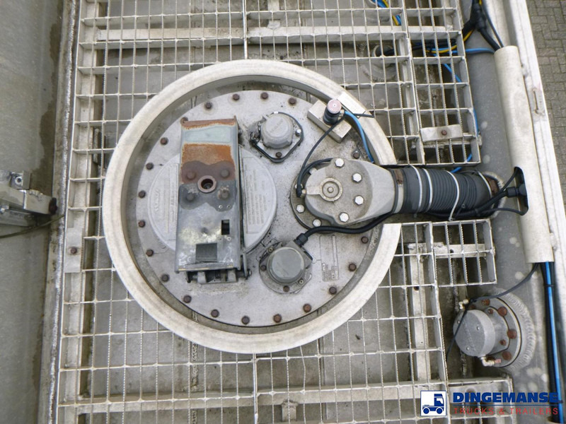 Polprikolica cisterna CALDAL Fuel tank alu 30 m3 / 5 comp + pump: slika 18 Polprikolica cisterna CALDAL Fuel tank alu 30 m3 / 5 comp + pump: slika 18