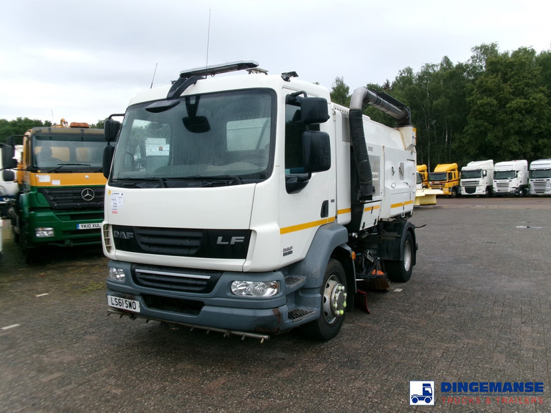 DAF LF 55.220 4x2 Scarab sweeper - Vozilo za pometanje: slika 1 DAF LF 55.220 4x2 Scarab sweeper - Vozilo za pometanje: slika 1