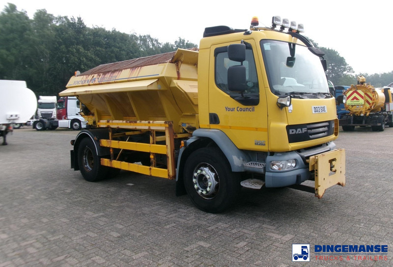 DAF LF 55.250 4X2 RHD gritter - Vozilo za zimsko službo: slika 2 DAF LF 55.250 4X2 RHD gritter - Vozilo za zimsko službo: slika 2
