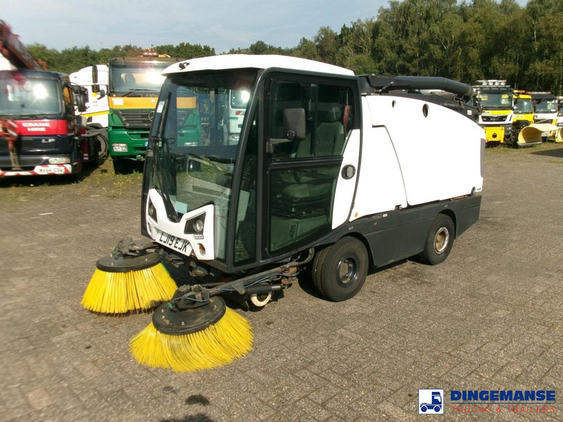 Johnston C202 compact street sweeper - Vozilo za pometanje: slika 1 Johnston C202 compact street sweeper - Vozilo za pometanje: slika 1
