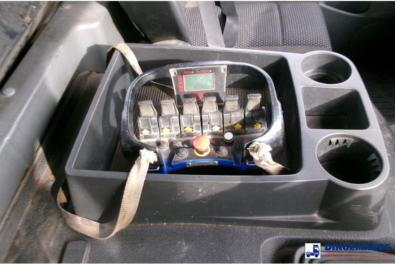 Mercedes-Benz Axor 2529 6x2 RHD + Fassi F110 crane lizing Mercedes-Benz Axor 2529 6x2 RHD + Fassi F110 crane: slika 20