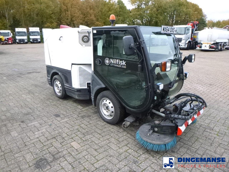 Nilfisk City Ranger CR3500 street sweeper - Vozilo za pometanje: slika 2 Nilfisk City Ranger CR3500 street sweeper - Vozilo za pometanje: slika 2