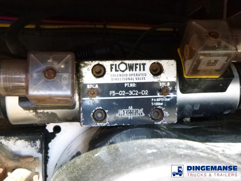 Redwood Ant Artic 500 semi-lowbed trailer 10 m + winch + ramp (light commercial) lizing Redwood Ant Artic 500 semi-lowbed trailer 10 m + winch + ramp (light commercial): slika 15 Redwood Ant Artic 500 semi-lowbed trailer 10 m + winch + ramp (light commercial) lizing Redwood Ant Artic 500 semi-lowbed trailer 10 m + winch + ramp (light commercial): slika 15