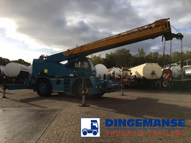 Tadano-Faun TR300 EX 4x4x4 All-terrain crane - Avtodvigalo: slika 2 Tadano-Faun TR300 EX 4x4x4 All-terrain crane - Avtodvigalo: slika 2