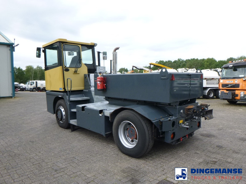 MOL RM 255 4X4 terminal drawbar tractor 150 ton - Vlačilec: slika 3 MOL RM 255 4X4 terminal drawbar tractor 150 ton - Vlačilec: slika 3