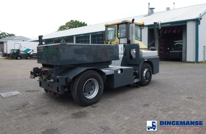 MOL RM 255 4X4 terminal drawbar tractor 150 ton - Vlačilec: slika 4 MOL RM 255 4X4 terminal drawbar tractor 150 ton - Vlačilec: slika 4