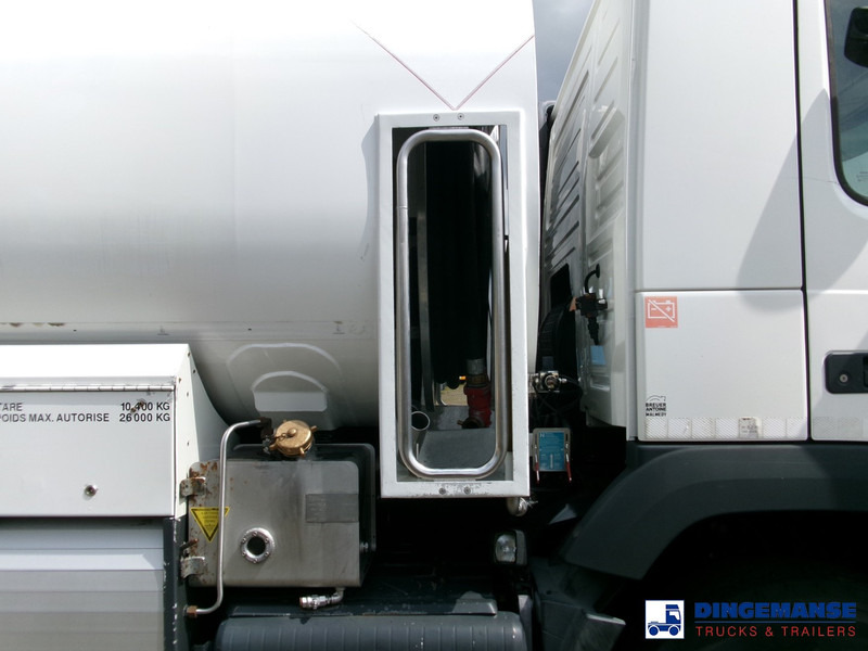 Volvo FM 380 6X2 fuel tank 20.6 m3 / 4 comp - Tovornjak cisterna: slika 5 Volvo FM 380 6X2 fuel tank 20.6 m3 / 4 comp - Tovornjak cisterna: slika 5